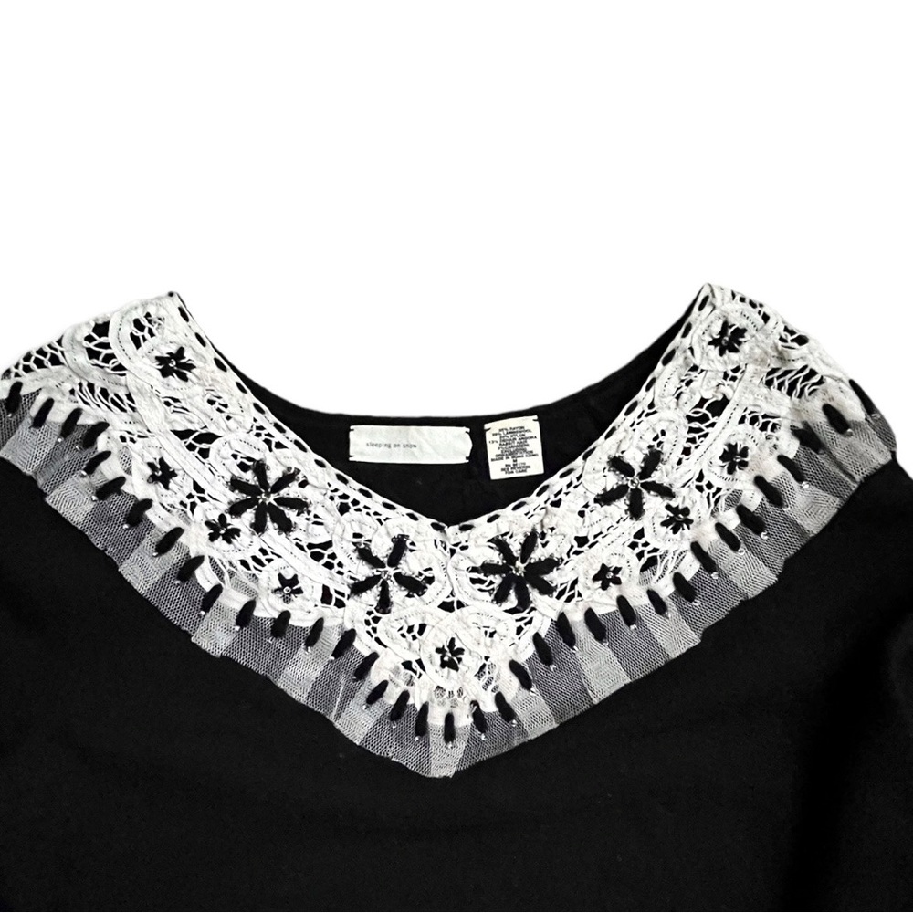 Anthropologie Sleeping on Snow Black Lambswool w/Cream Lace Detail Sweater, sz M - Picture 4 of 9